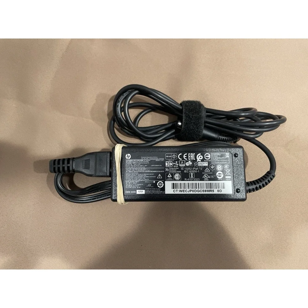 HP UltraSlim Docking Station HSTNN-IX10 D9Y32AA#ABA 727347-001 w/ 65W AC Adapter